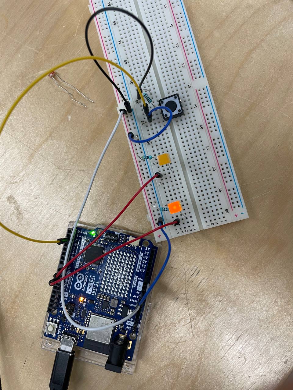 arduino circuit board with one led on